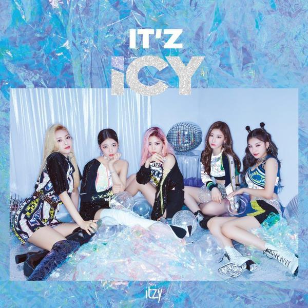 Itzy debut album It'z Icy